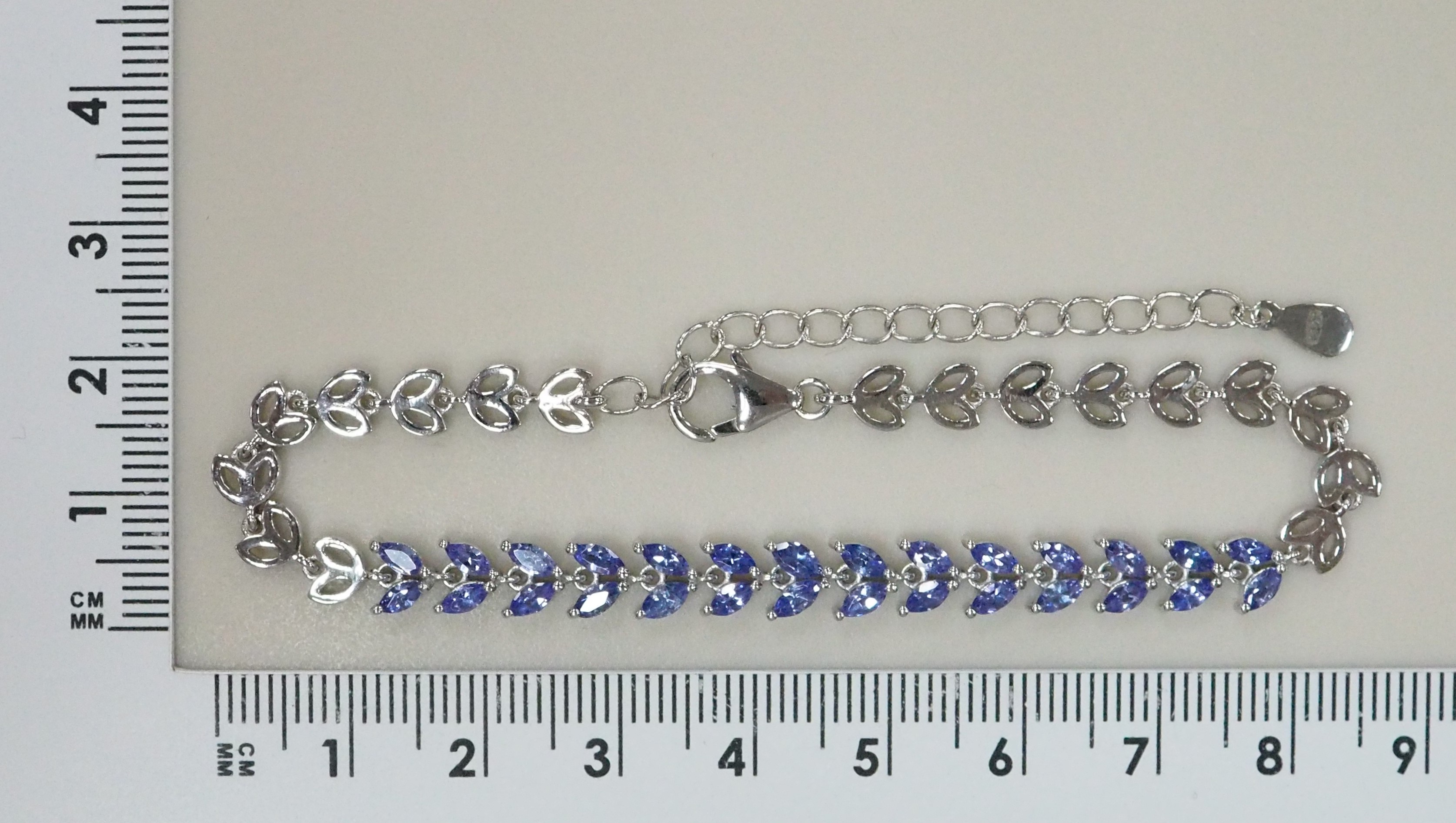 Серебряный браслет с танзанитами